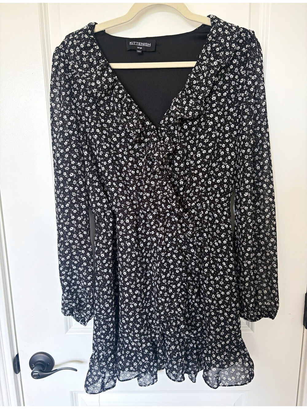 KITTENISH Womens L Black White Floral V-Neck Long Sleeve Ruffle Mini Dress
